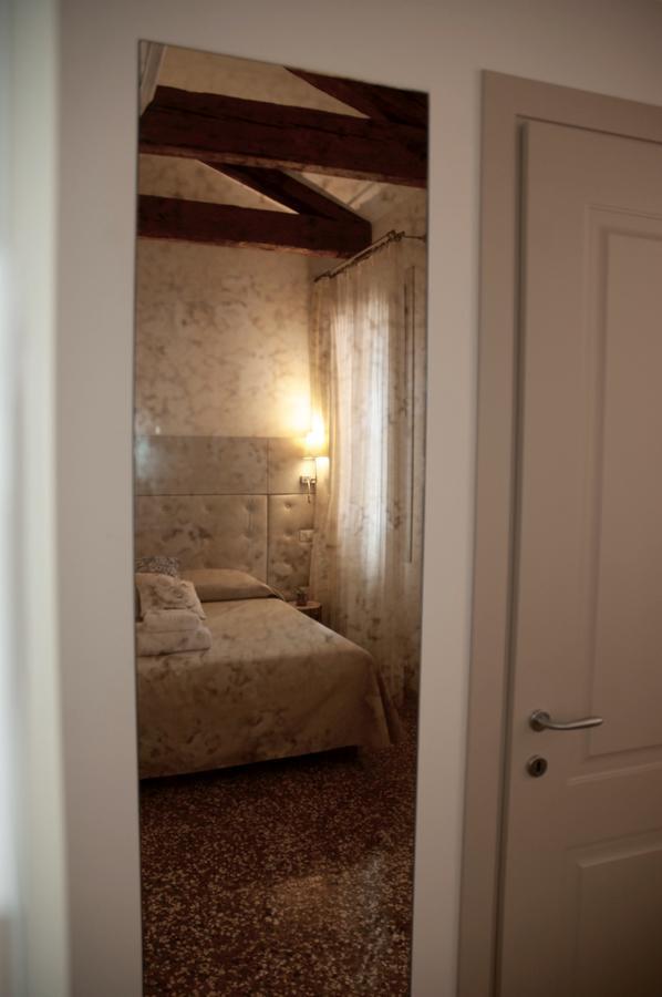 B&B Al Pozzo Di Luce Venesia Bagian luar foto