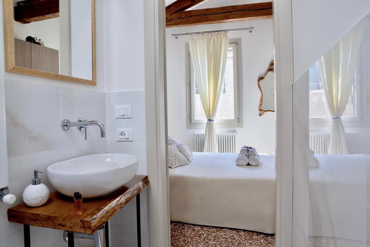 B&B Al Pozzo Di Luce Venesia Bagian luar foto